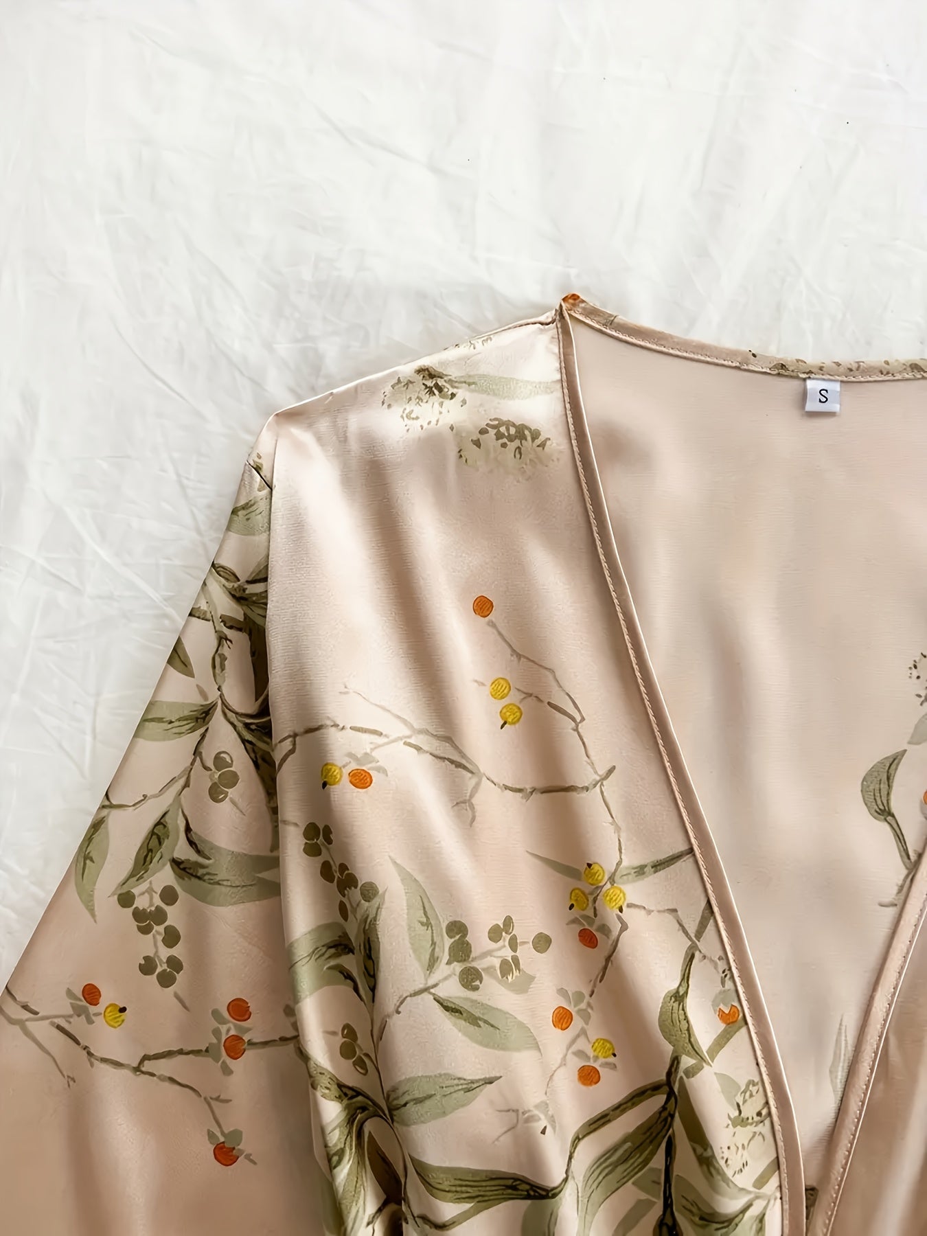 Chic Floral Print Pajama Set for Women - Comfortable Sleepwear with V-Neck & Pleated Shorts