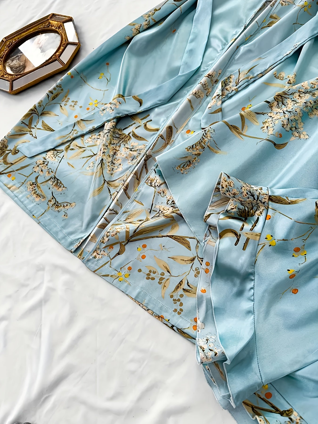 Chic Floral Print Pajama Set for Women - Comfortable Sleepwear with V-Neck & Pleated Shorts