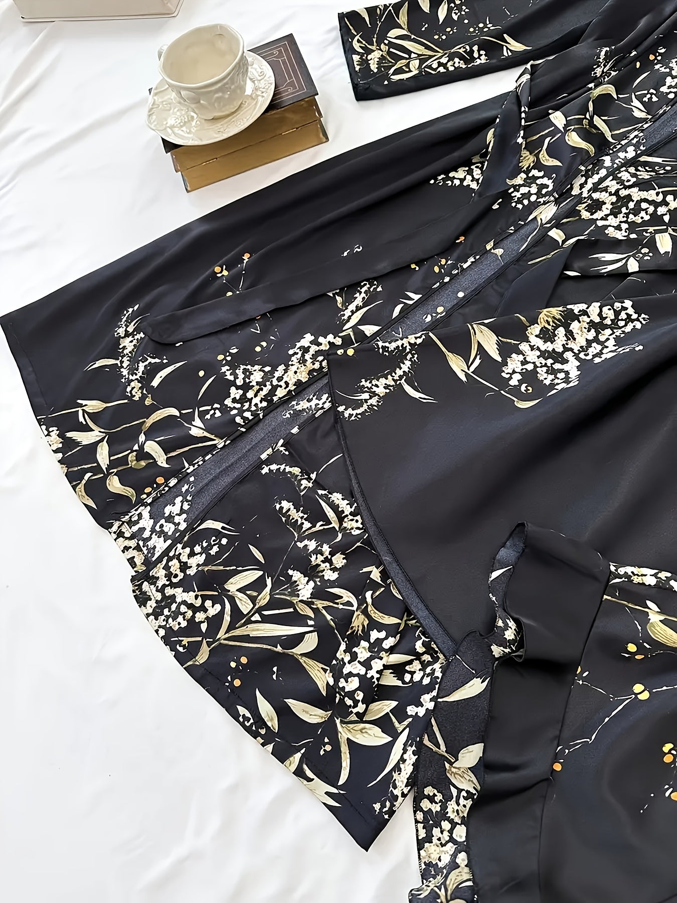 Chic Floral Print Pajama Set for Women - Comfortable Sleepwear with V-Neck & Pleated Shorts